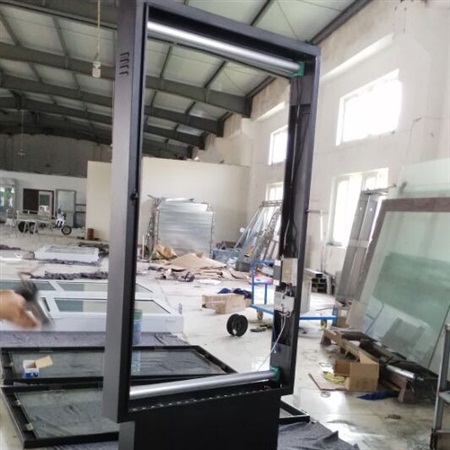 10月8日滾動(dòng)燈箱發(fā)貨