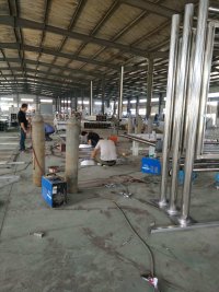 不銹鋼宣傳欄正在制作1